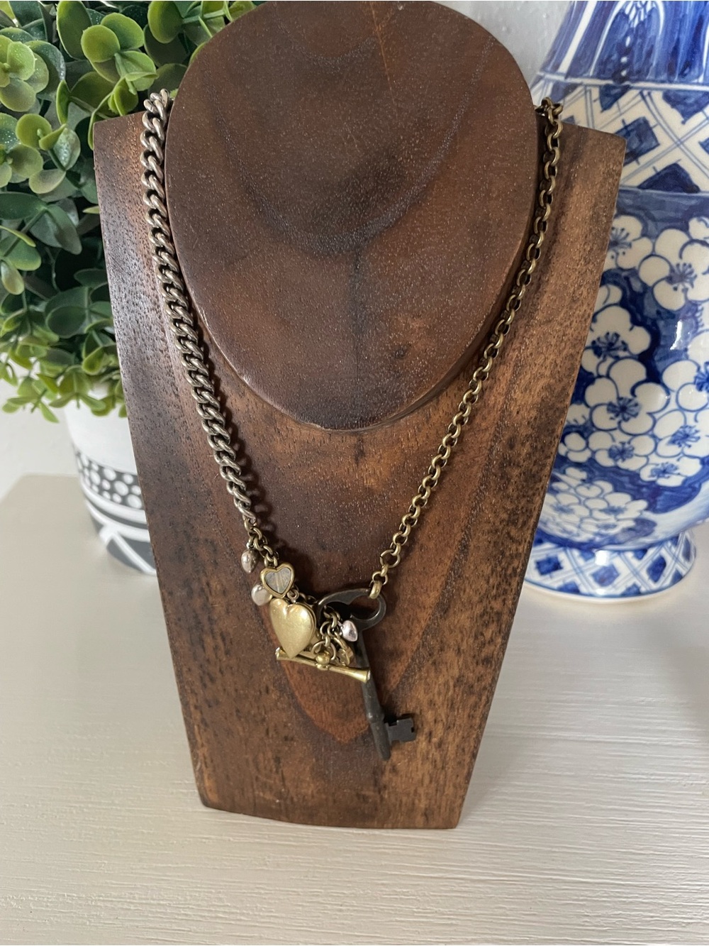 Fossil Y2K Women’s Necklace Bronze Tone Charms Statement Necklace Jewelry 20”
